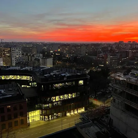 Intelliparts Q 公寓 *