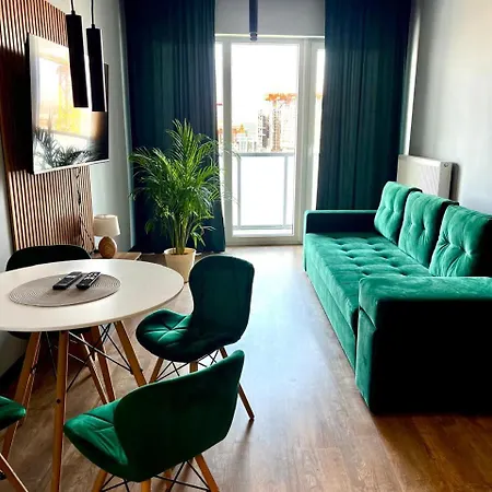 Intelliparts Q Apartment